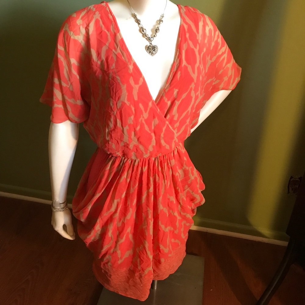 Bebe dress silky, lined orange and beige